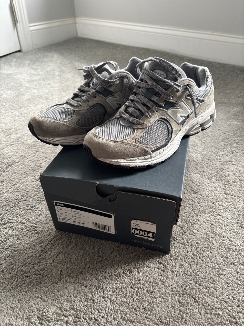New Balance Men’s Light Grey Mesh & Suede Athletic Sneakers